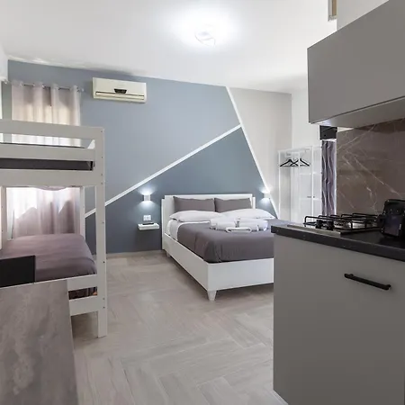 Πανσιόν 4 *